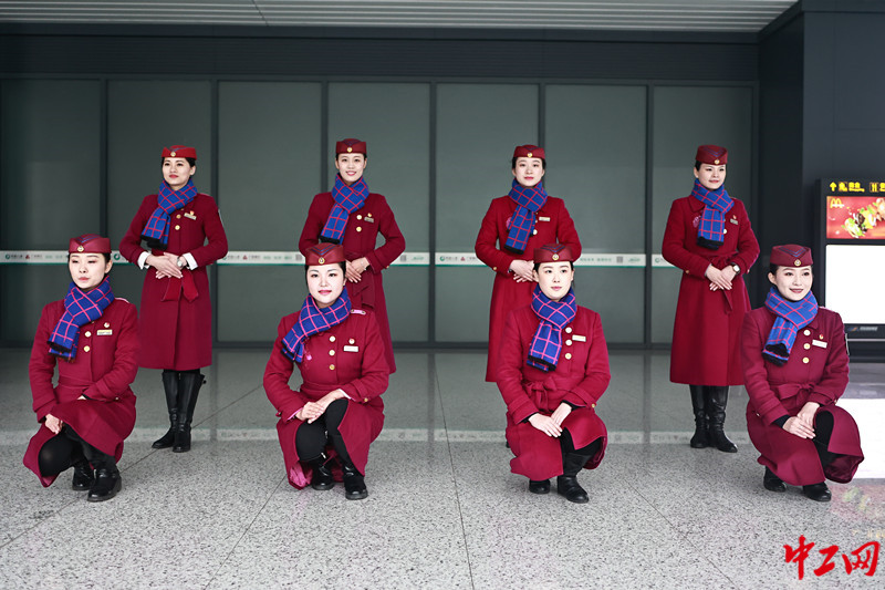 重慶“動妹”禮儀培訓備戰(zhàn)春運